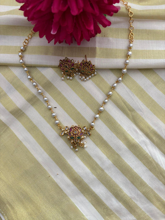 Lotus Pearl Neck Set